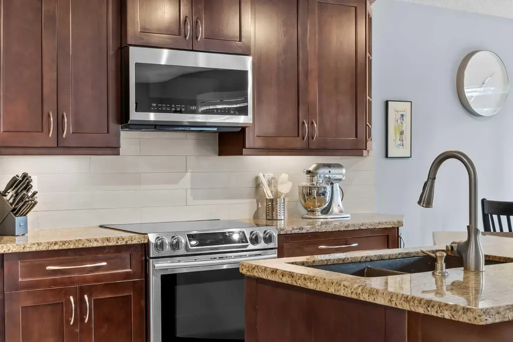 109 Hidden Valley Grove NW Calgary AB T3A 5W8