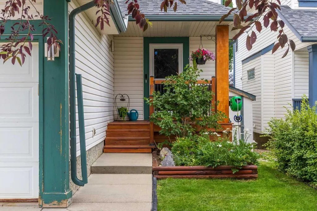 109 Hidden Valley Grove NW Calgary AB T3A 5W8