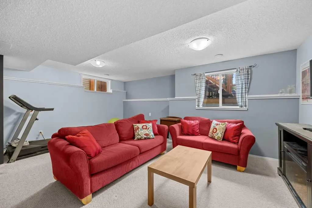 109 Hidden Valley Grove NW Calgary AB T3A 5W8