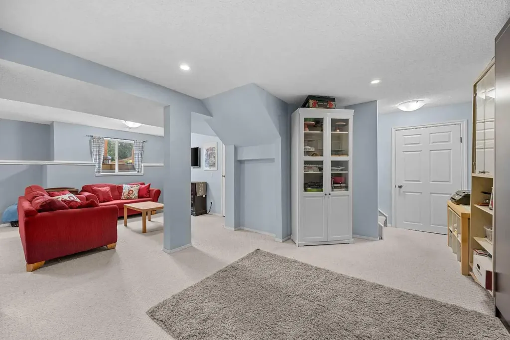 109 Hidden Valley Grove NW Calgary AB T3A 5W8