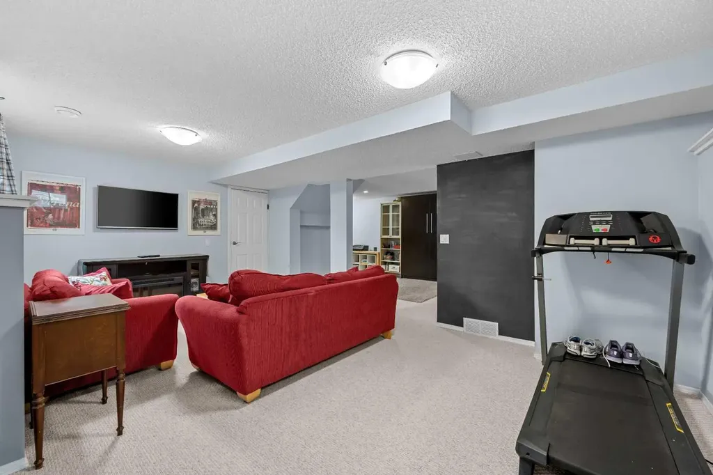 109 Hidden Valley Grove NW Calgary AB T3A 5W8
