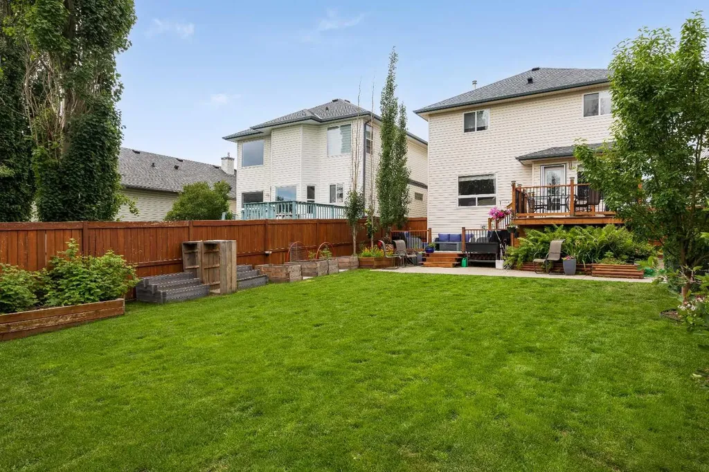 109 Hidden Valley Grove NW Calgary AB T3A 5W8