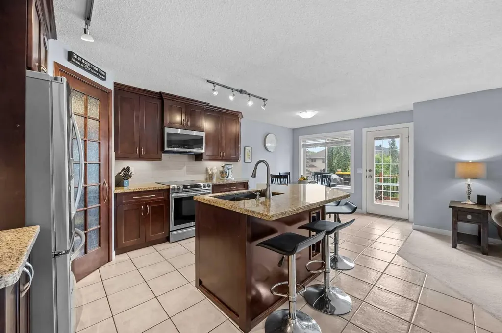 109 Hidden Valley Grove NW Calgary AB T3A 5W8