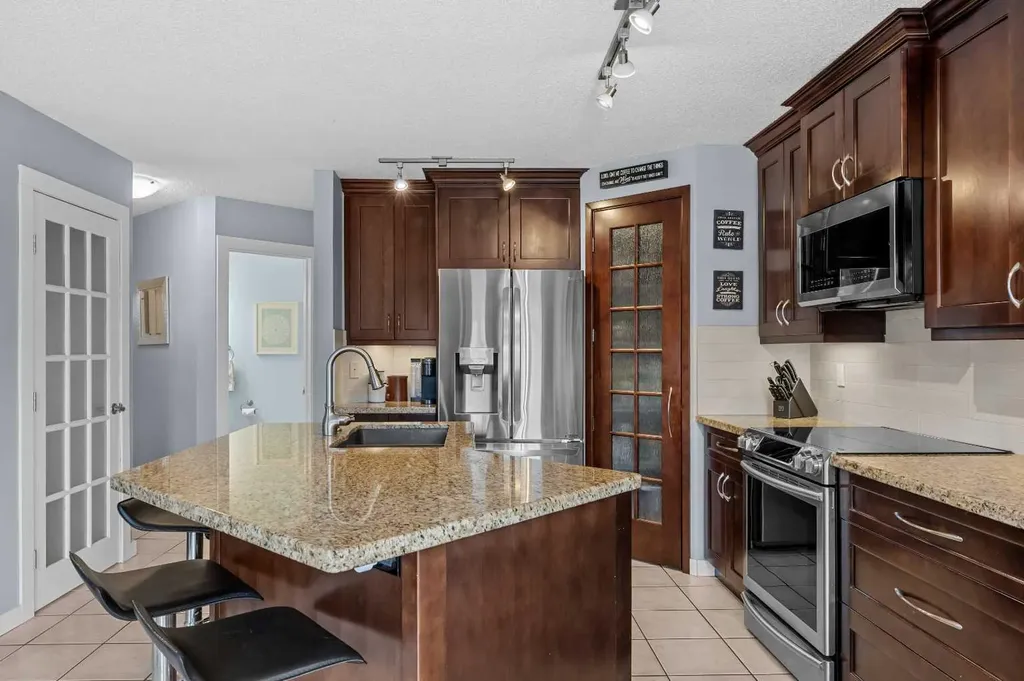 109 Hidden Valley Grove NW Calgary AB T3A 5W8