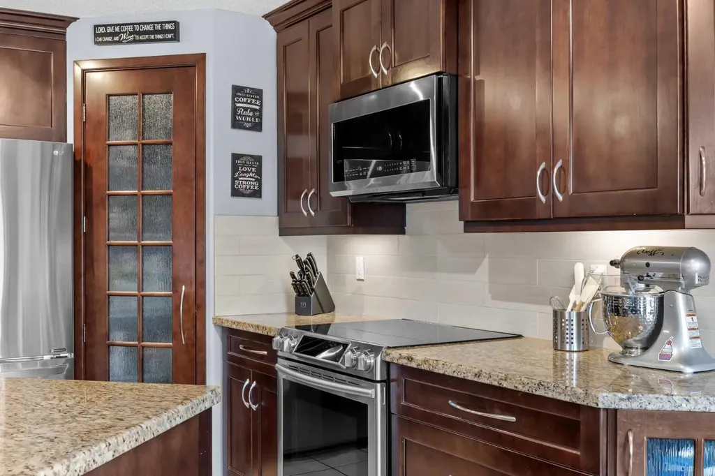 109 Hidden Valley Grove NW Calgary AB T3A 5W8