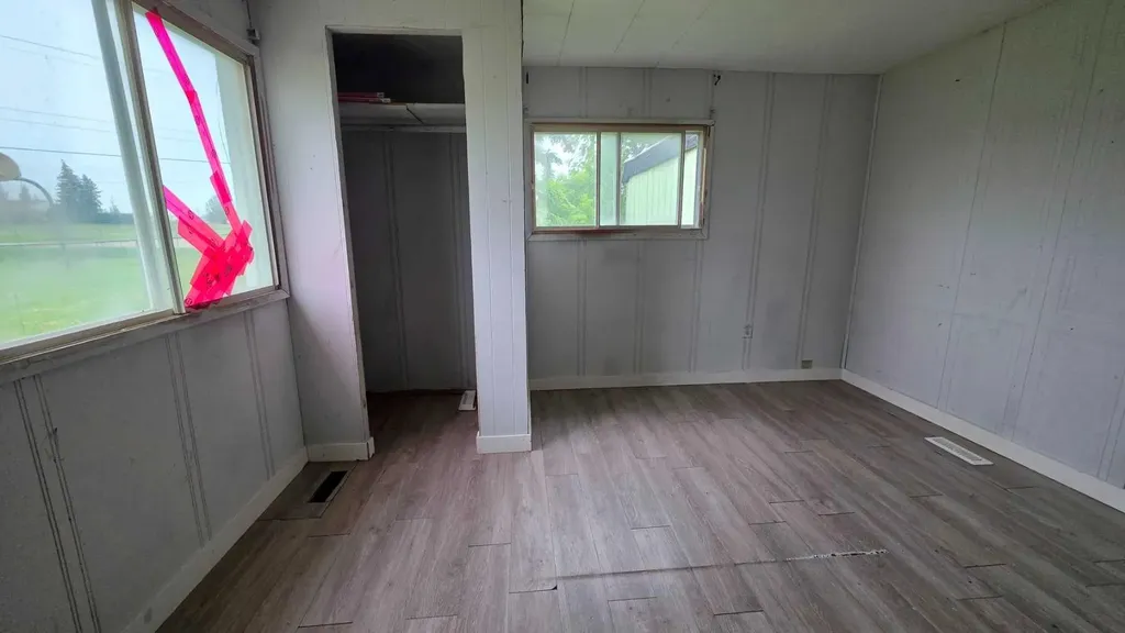 5249 51 Street Mayerthorpe AB T0E 1N0