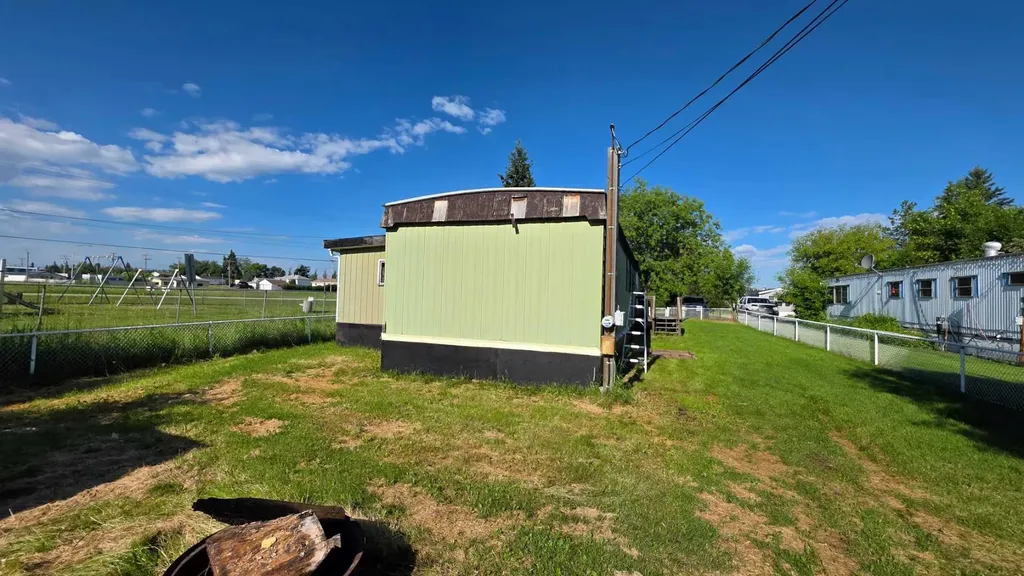 5249 51 Street Mayerthorpe AB T0E 1N0