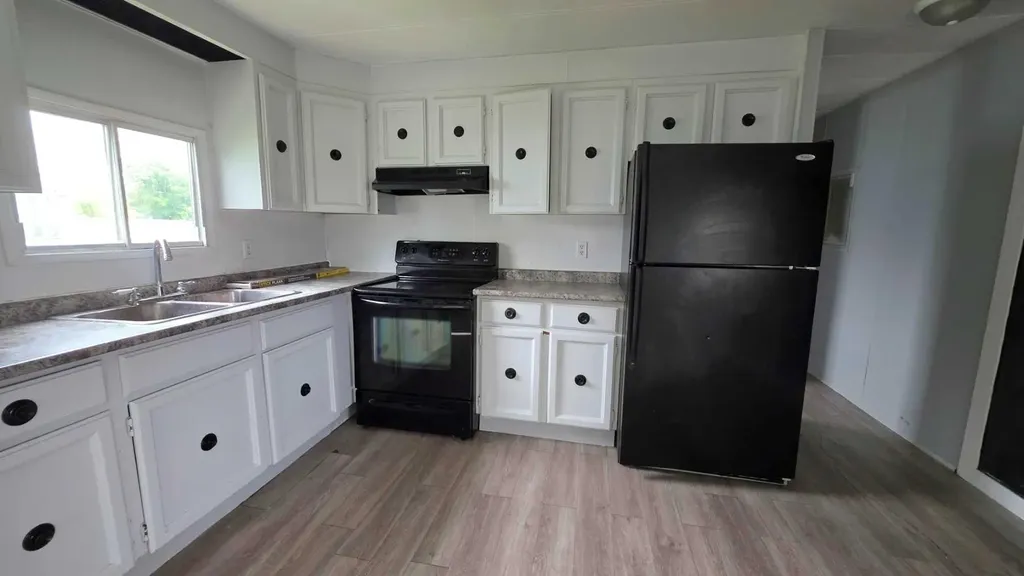 5249 51 Street Mayerthorpe AB T0E 1N0
