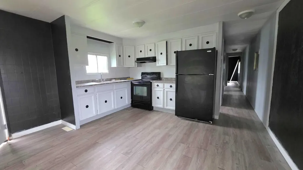 5249 51 Street Mayerthorpe AB T0E 1N0