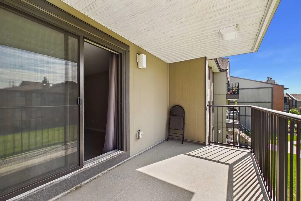 13045 6 Street SW Calgary AB T2W 5H1
