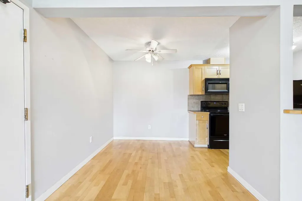 13045 6 Street SW Calgary AB T2W 5H1