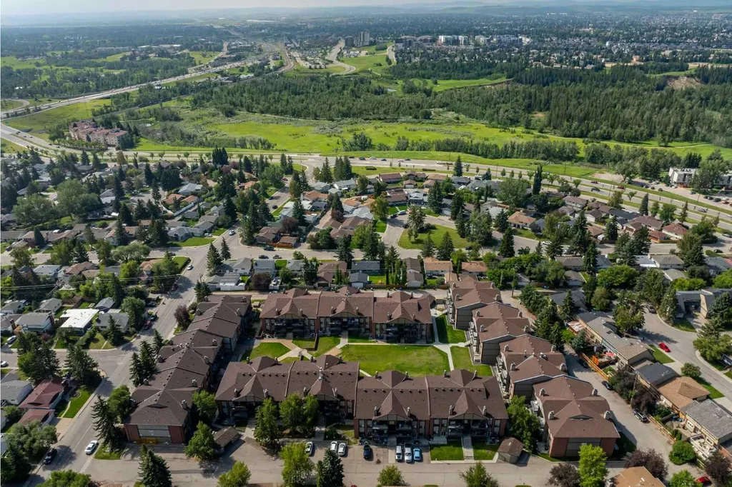 13045 6 Street SW Calgary AB T2W 5H1