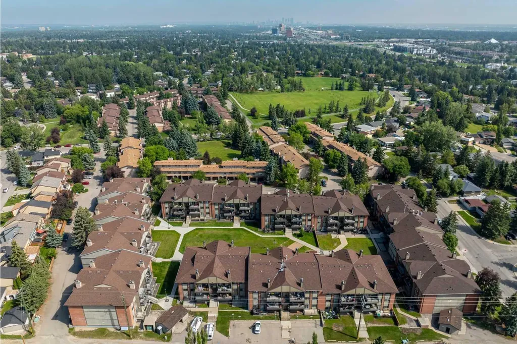 13045 6 Street SW Calgary AB T2W 5H1