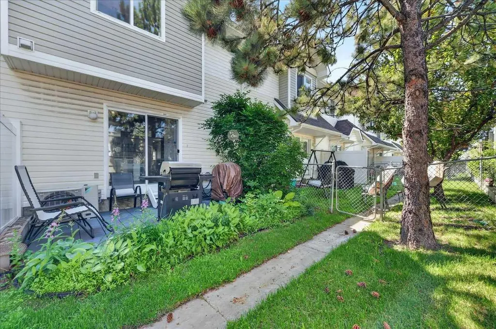 113 Tuscany Springs Gardens NW Calgary AB T3L 2R4