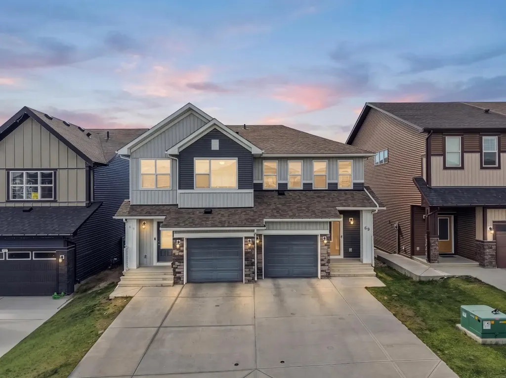 69 Carringvue Park NW Calgary AB T3P 1L1