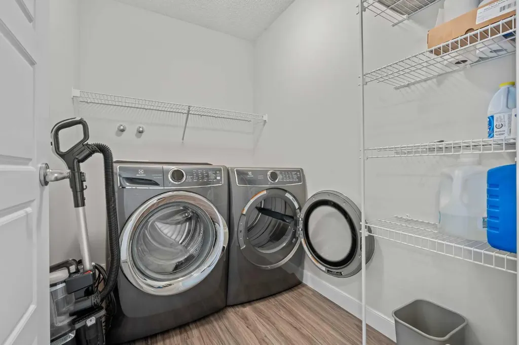 69 Carringvue Park NW Calgary AB T3P 1L1