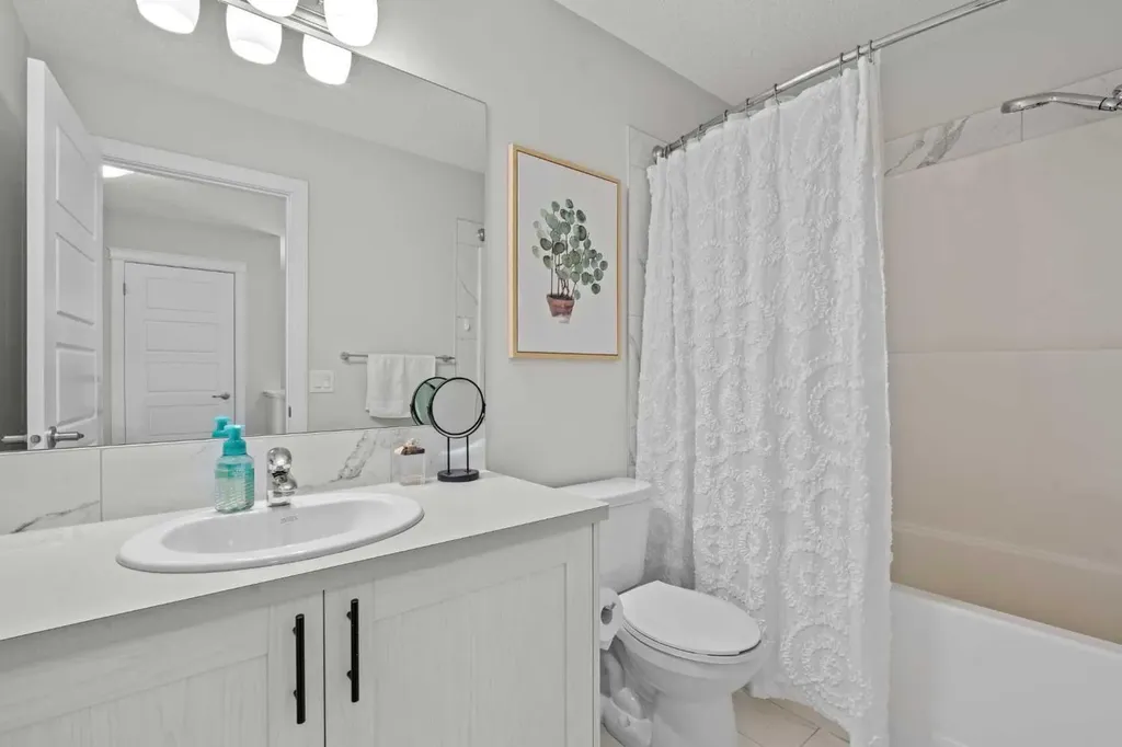 69 Carringvue Park NW Calgary AB T3P 1L1