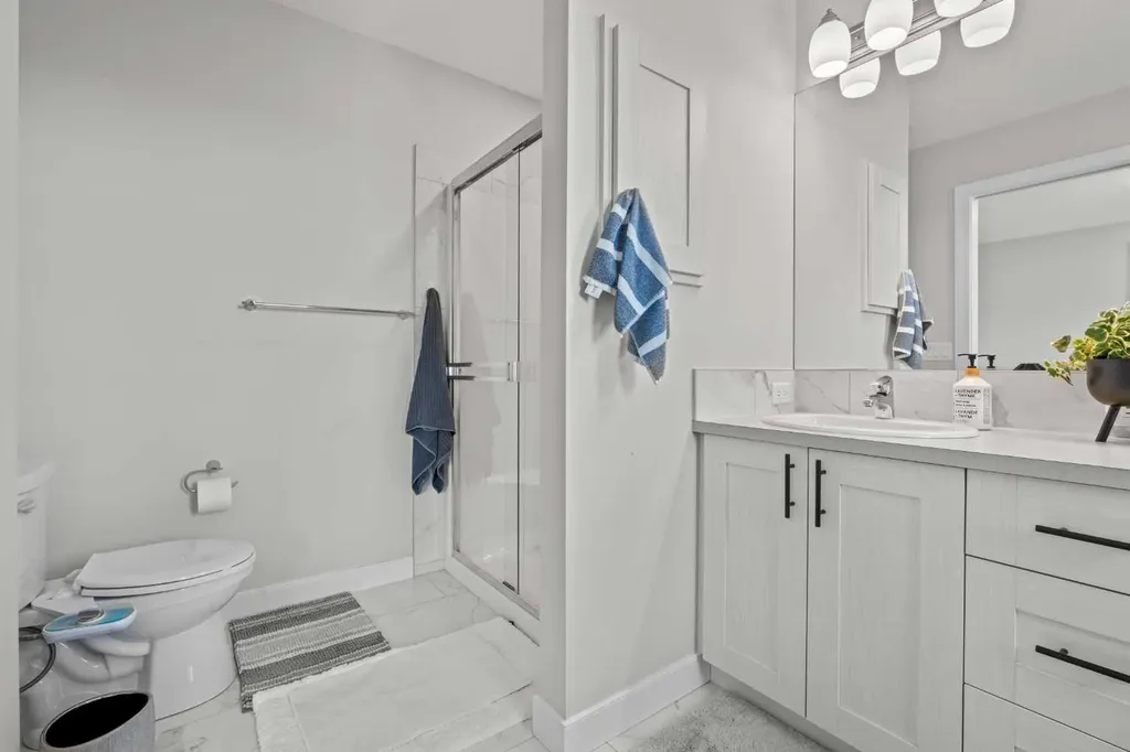 69 Carringvue Park NW Calgary AB T3P 1L1