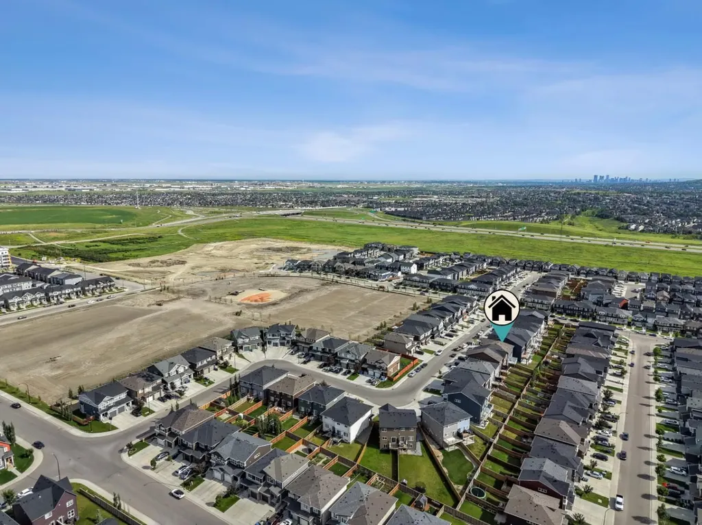 69 Carringvue Park NW Calgary AB T3P 1L1