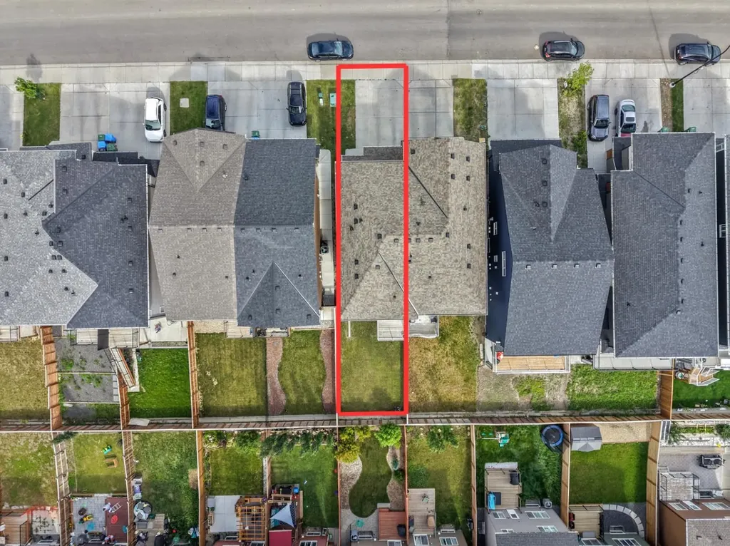 69 Carringvue Park NW Calgary AB T3P 1L1