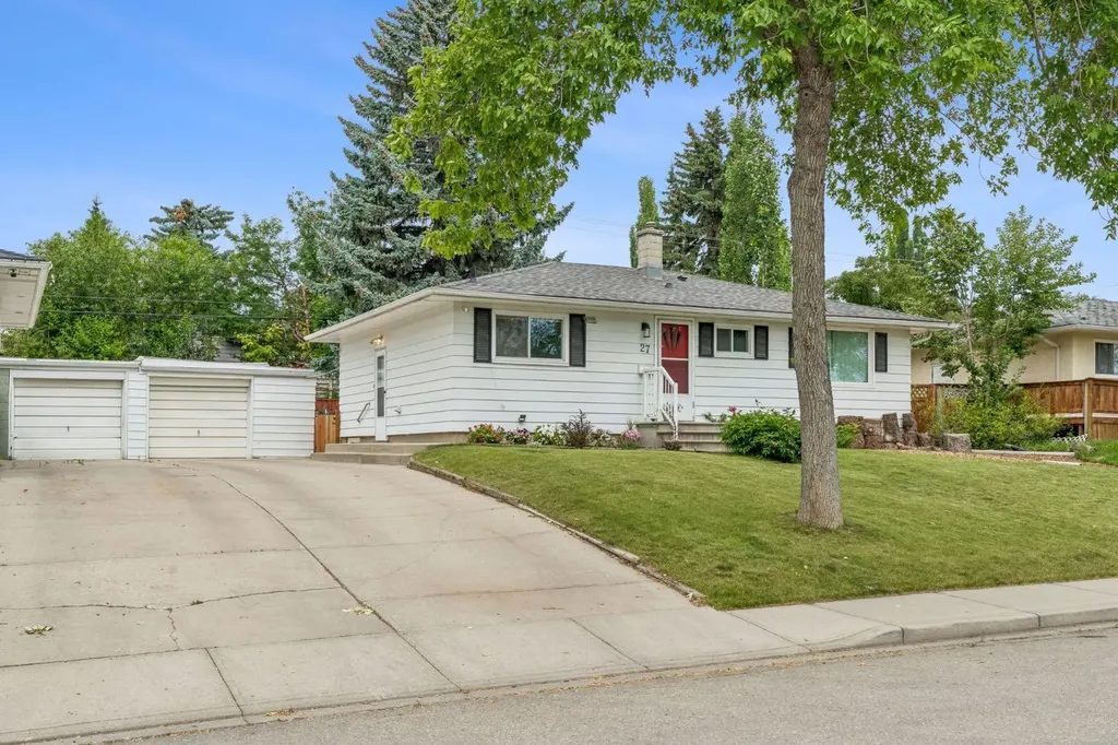 27 Heston Street NW Calgary AB T2K 2C3