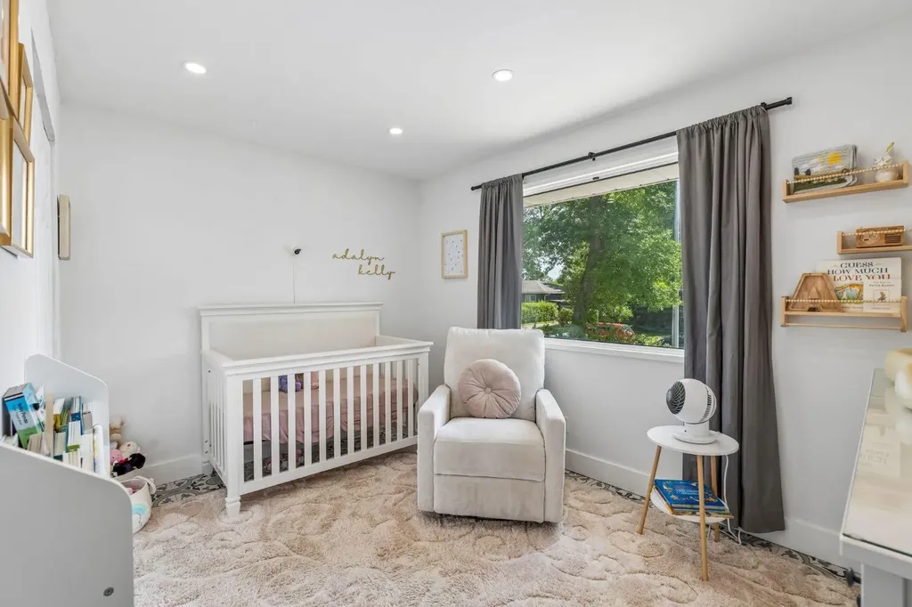 27 Heston Street NW Calgary AB T2K 2C3