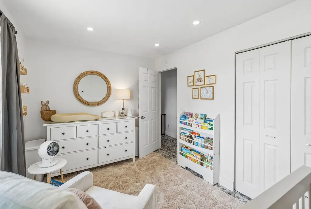 27 Heston Street NW Calgary AB T2K 2C3