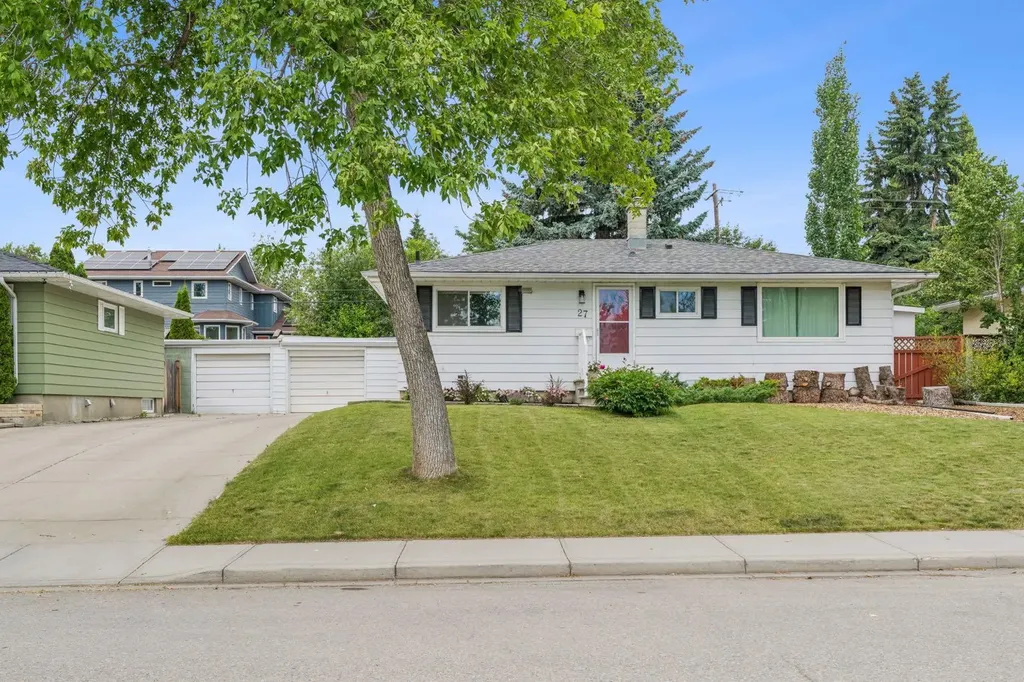 27 Heston Street NW Calgary AB T2K 2C3
