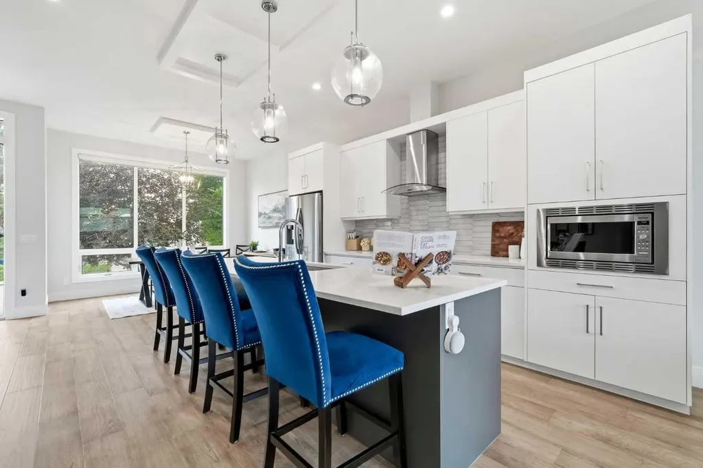 3138 44 Street SW Calgary AB T3E 3R6