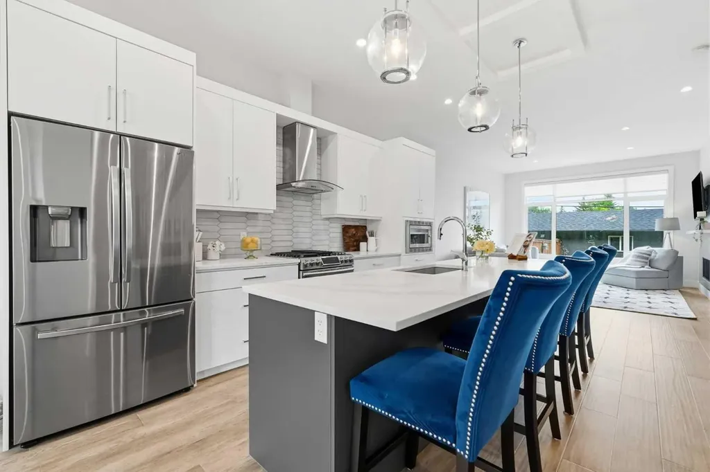 3138 44 Street SW Calgary AB T3E 3R6