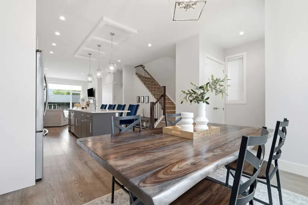 3138 44 Street SW Calgary AB T3E 3R6
