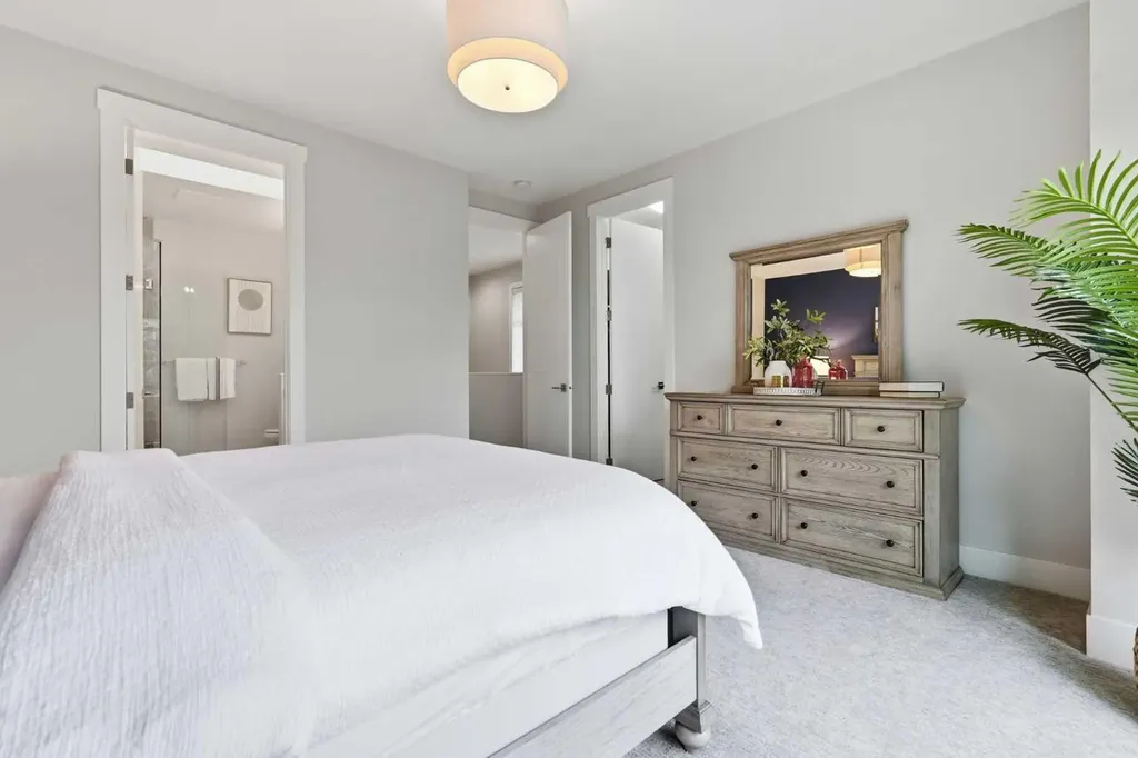 3138 44 Street SW Calgary AB T3E 3R6