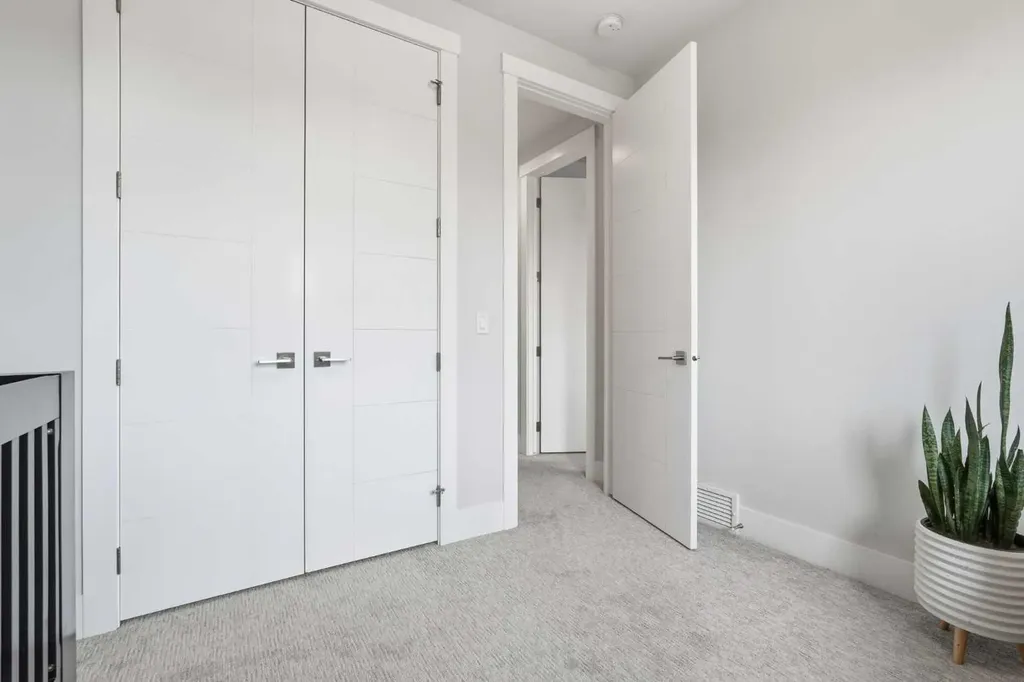 3138 44 Street SW Calgary AB T3E 3R6