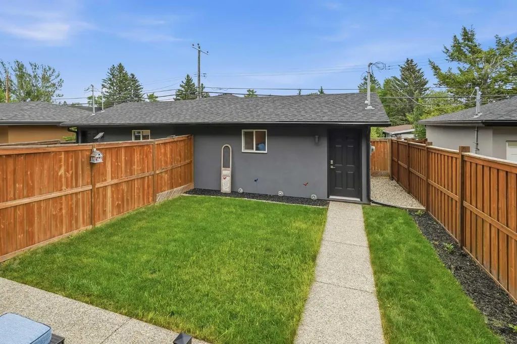 3138 44 Street SW Calgary AB T3E 3R6