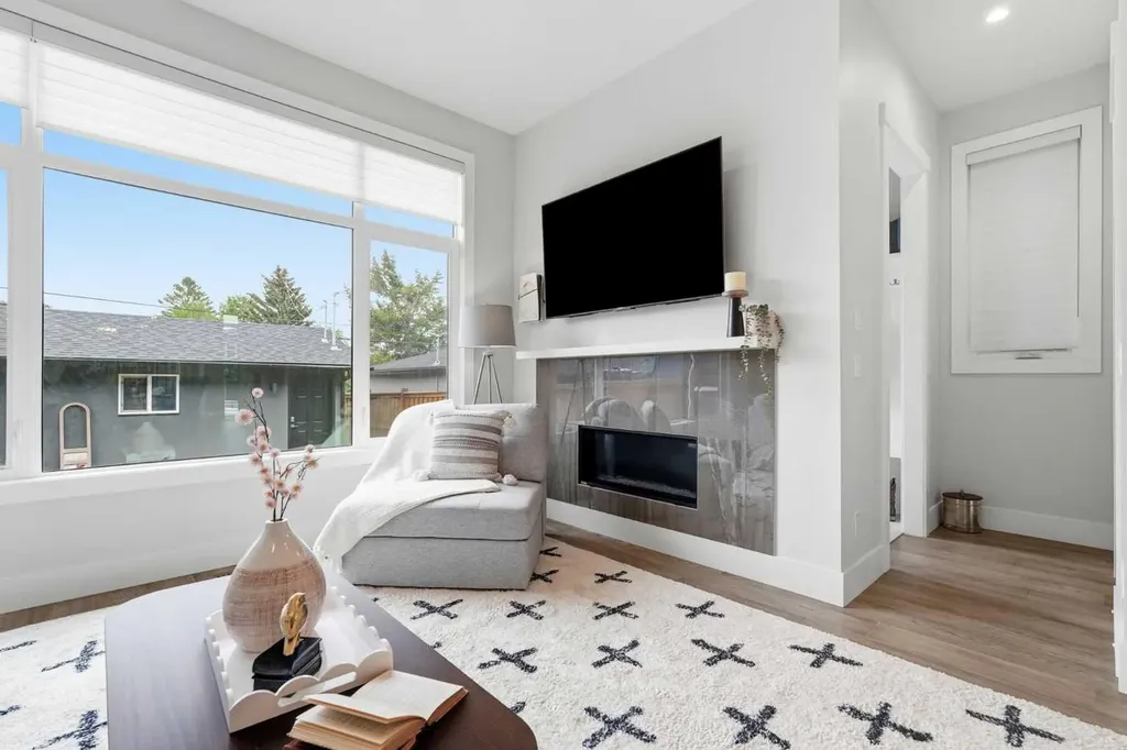 3138 44 Street SW Calgary AB T3E 3R6