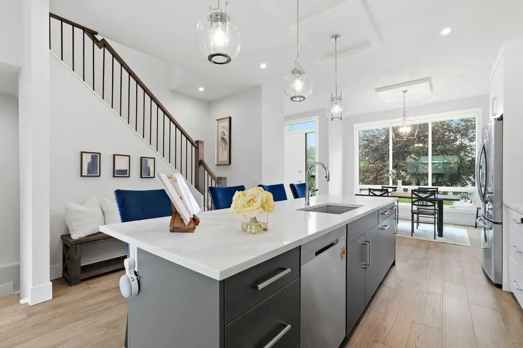 3138 44 Street SW Calgary AB T3E 3R6
