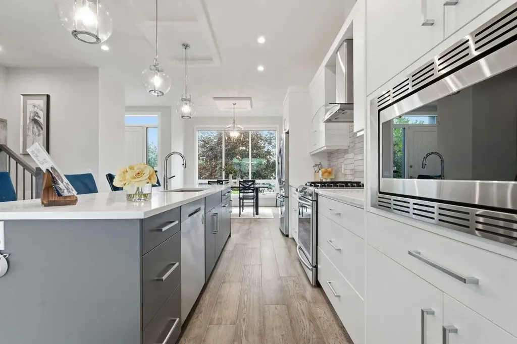 3138 44 Street SW Calgary AB T3E 3R6