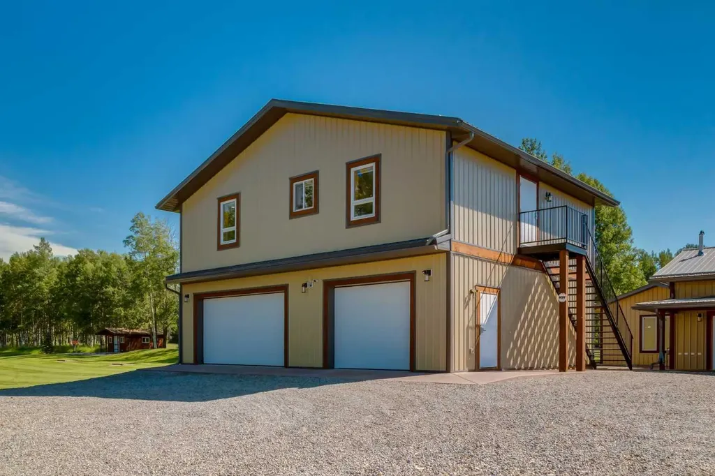 33515 Highway 584 Rural Mountain View County AB T0M 1X0