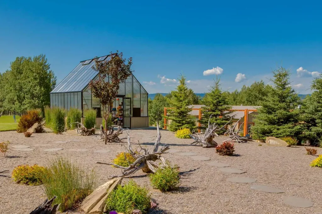 33515 Highway 584 Rural Mountain View County AB T0M 1X0
