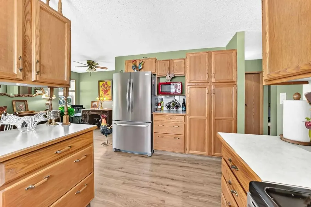 2821 Botterill Crescent Red Deer AB T4R 2E5