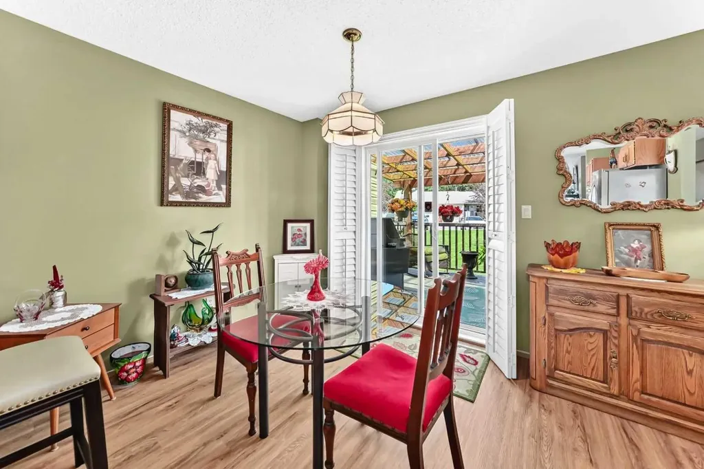 2821 Botterill Crescent Red Deer AB T4R 2E5