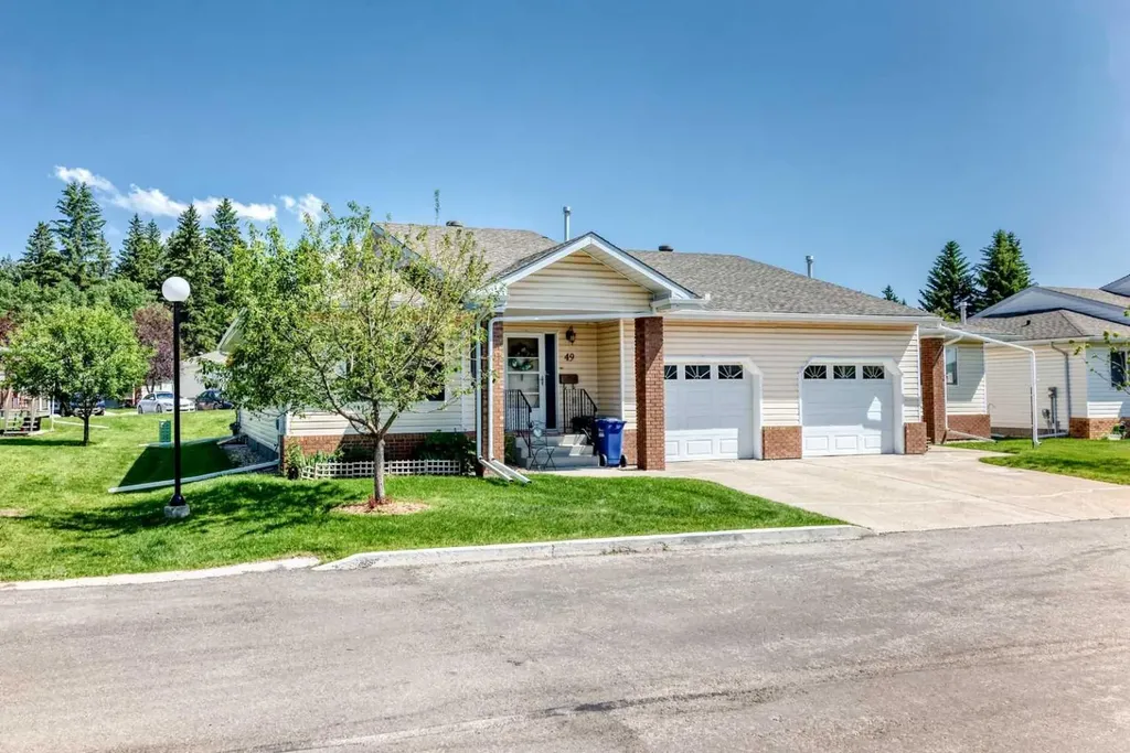 2821 Botterill Crescent Red Deer AB T4R 2E5