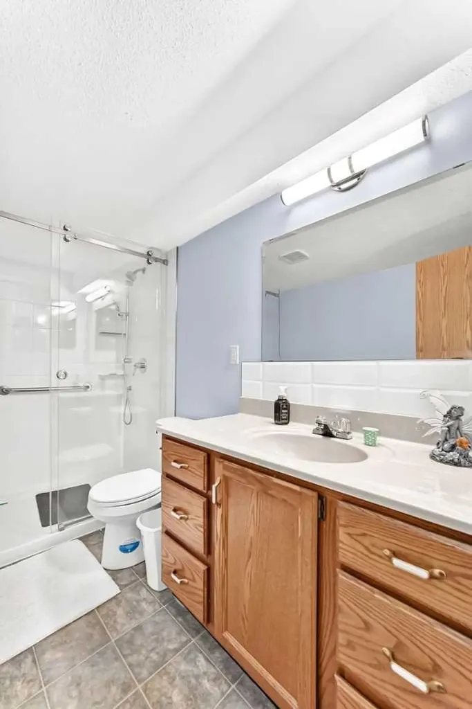 2821 Botterill Crescent Red Deer AB T4R 2E5