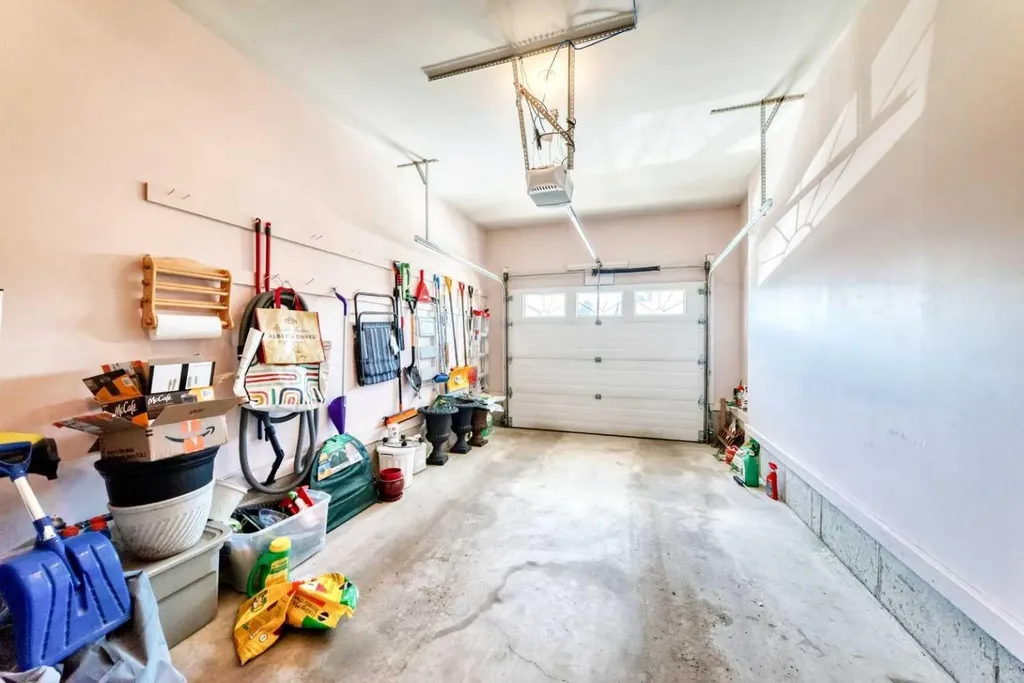 2821 Botterill Crescent Red Deer AB T4R 2E5