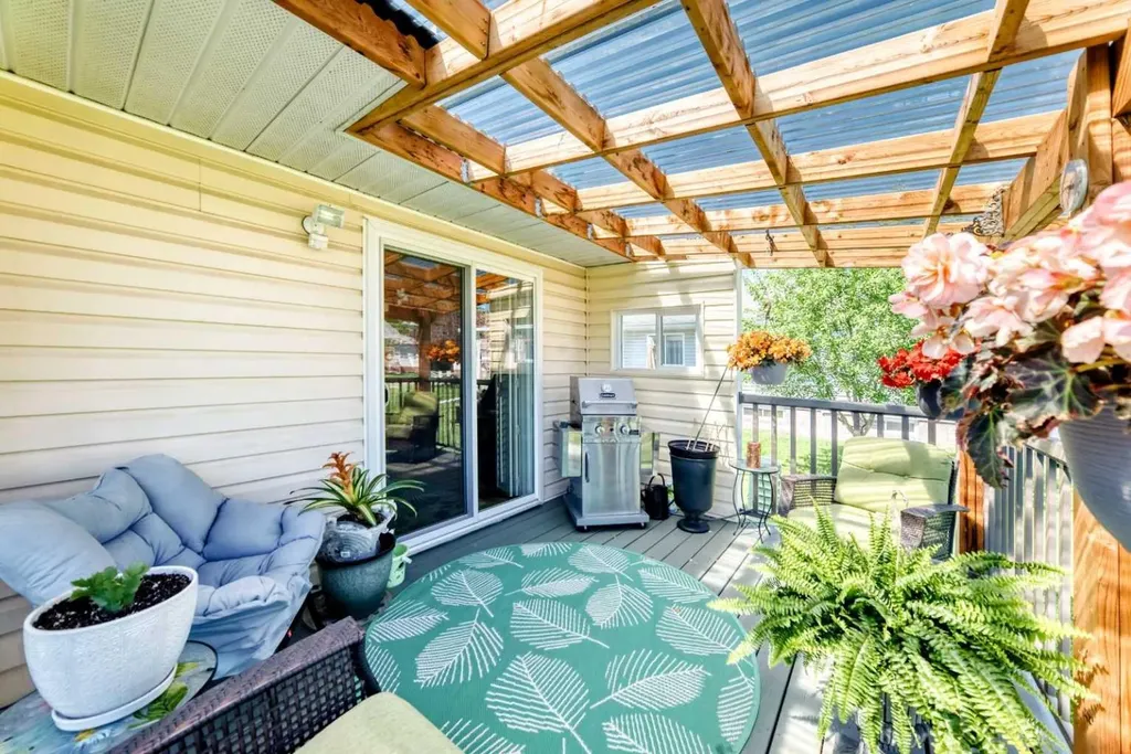 2821 Botterill Crescent Red Deer AB T4R 2E5