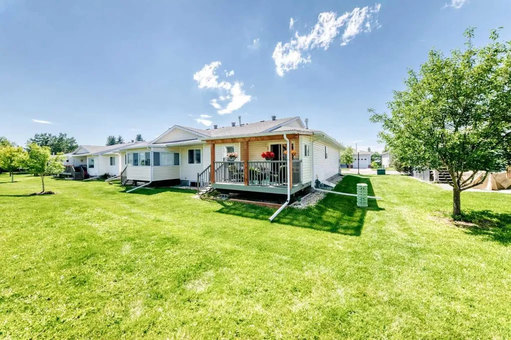 2821 Botterill Crescent Red Deer AB T4R 2E5