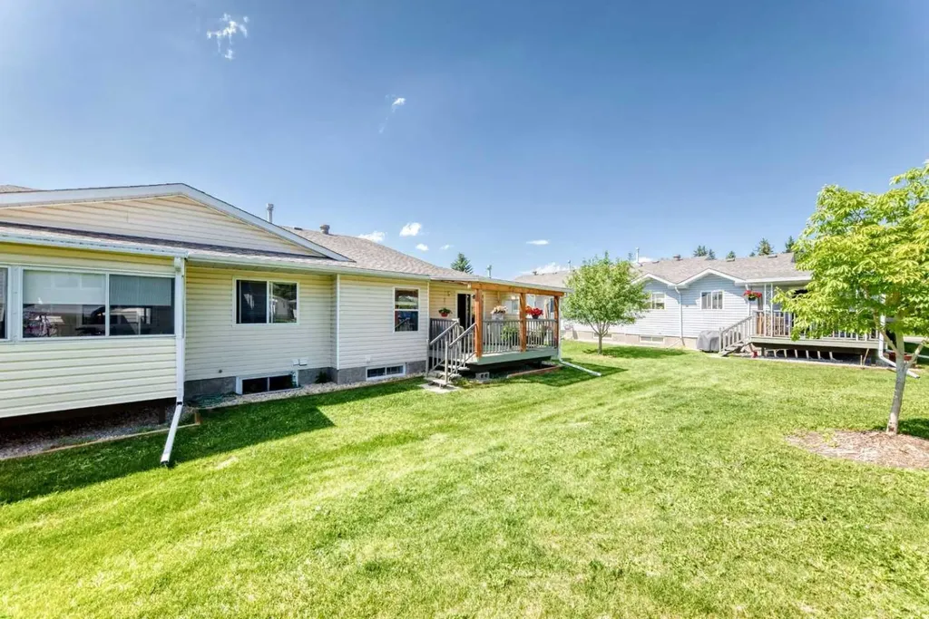 2821 Botterill Crescent Red Deer AB T4R 2E5