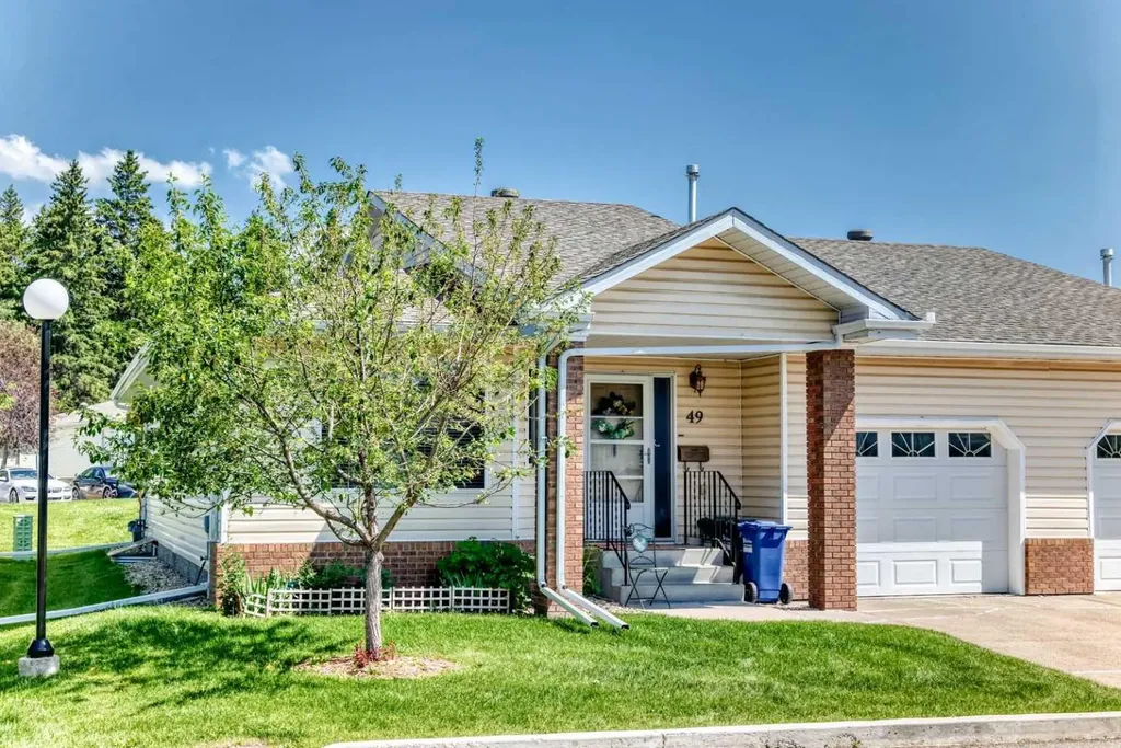 2821 Botterill Crescent Red Deer AB T4R 2E5