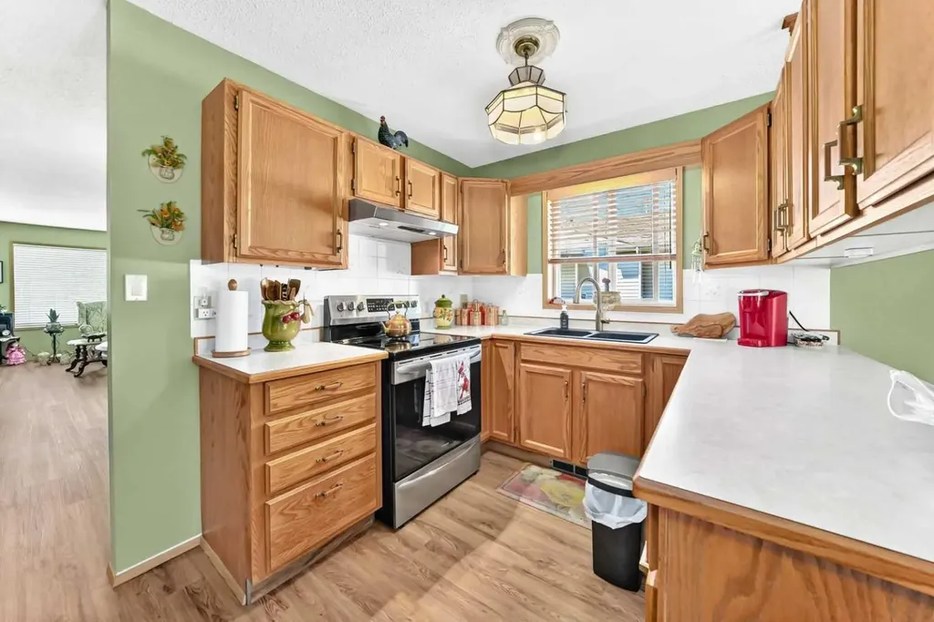 2821 Botterill Crescent Red Deer AB T4R 2E5