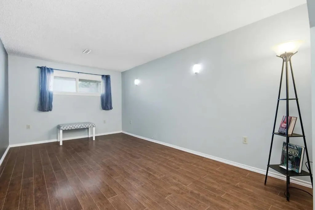 15 Oliver Street Red Deer AB T4P 1V9